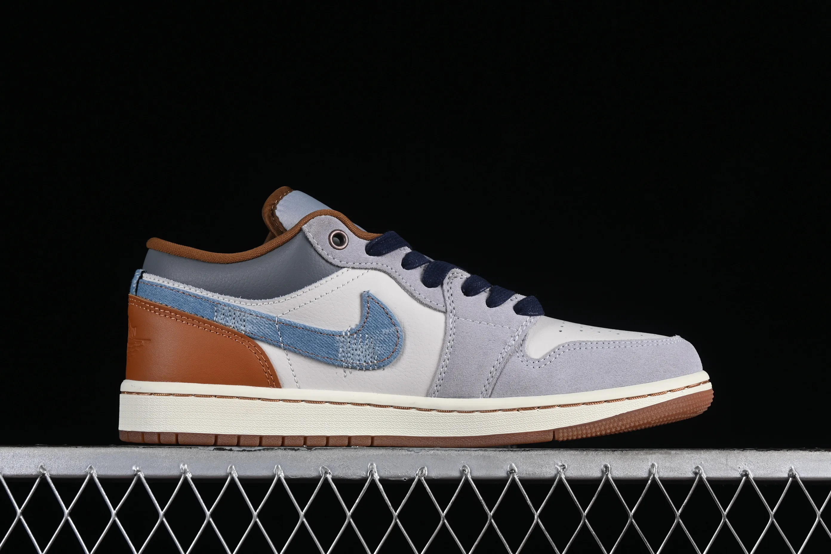 All categories Air Jordan Jordan series basketball shoes Air Jordan 1 Low G version pure original Air Jordan 1 Low AJ1 Joe 1 Valentine's Day limited denim denim low-bang cultural casual sneakers FZ5042-041